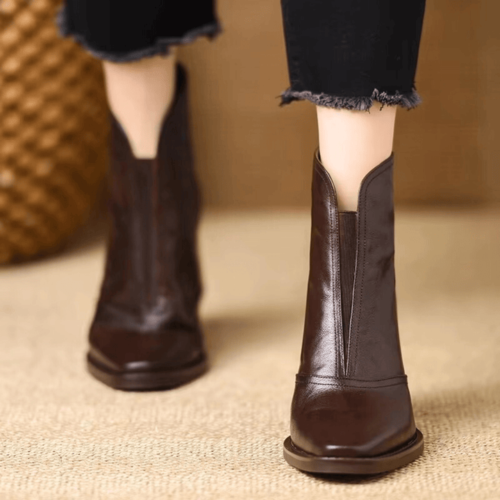 Ora | Elegant Mid-Heel Ankle Boots